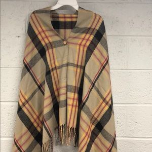 Women’s scarf/poncho